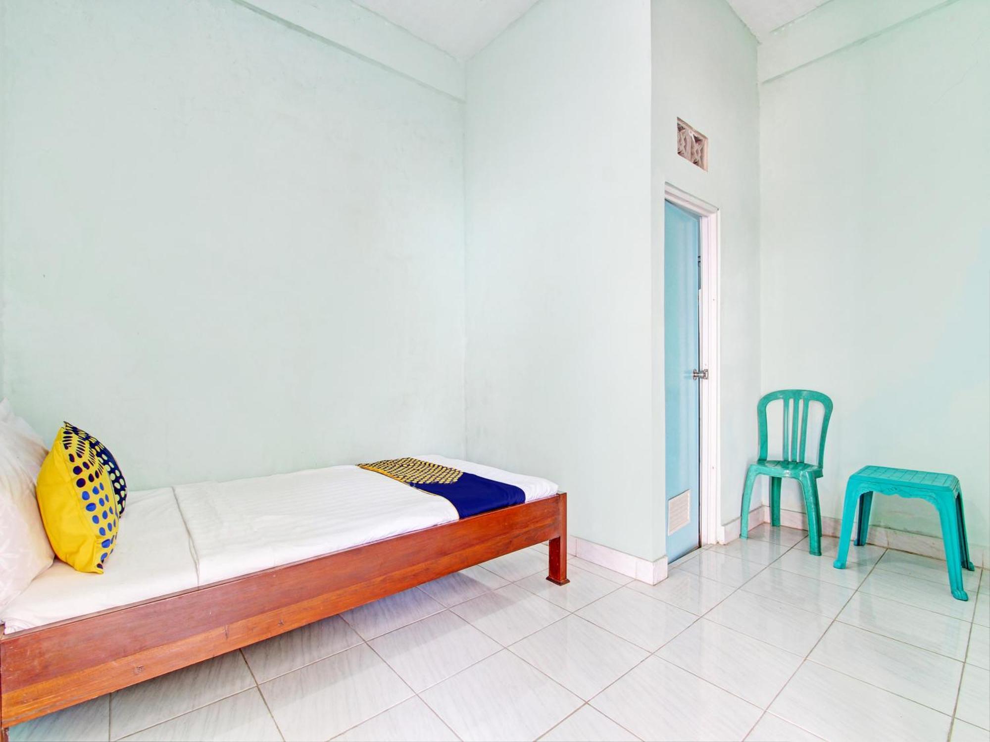 Spot On 93020 Rumah Singgah Ganjuran Бантул Екстериор снимка